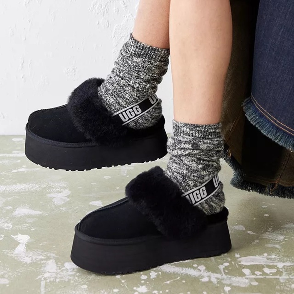 UGG Womens Funkette Black